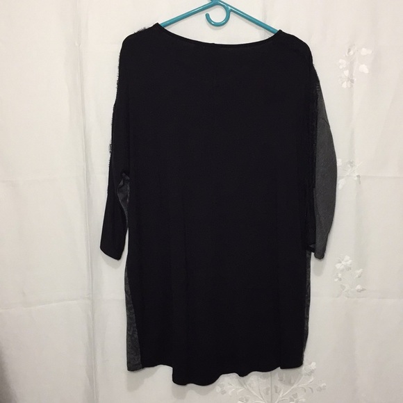 Zenergy by Chico’s black floral top tunic. Size 1 - Picture 4 of 6